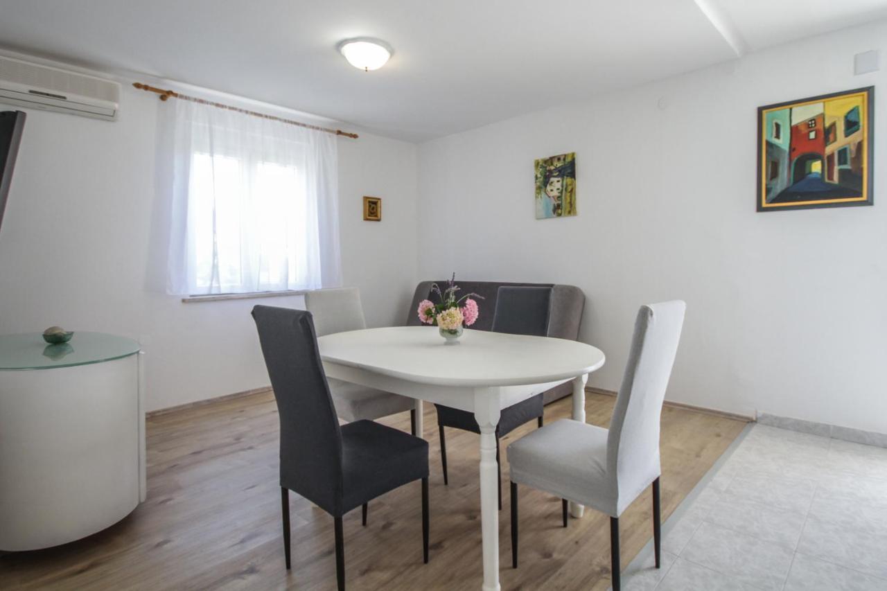 Apartment Tosca With Parking Rovinj Exteriör bild